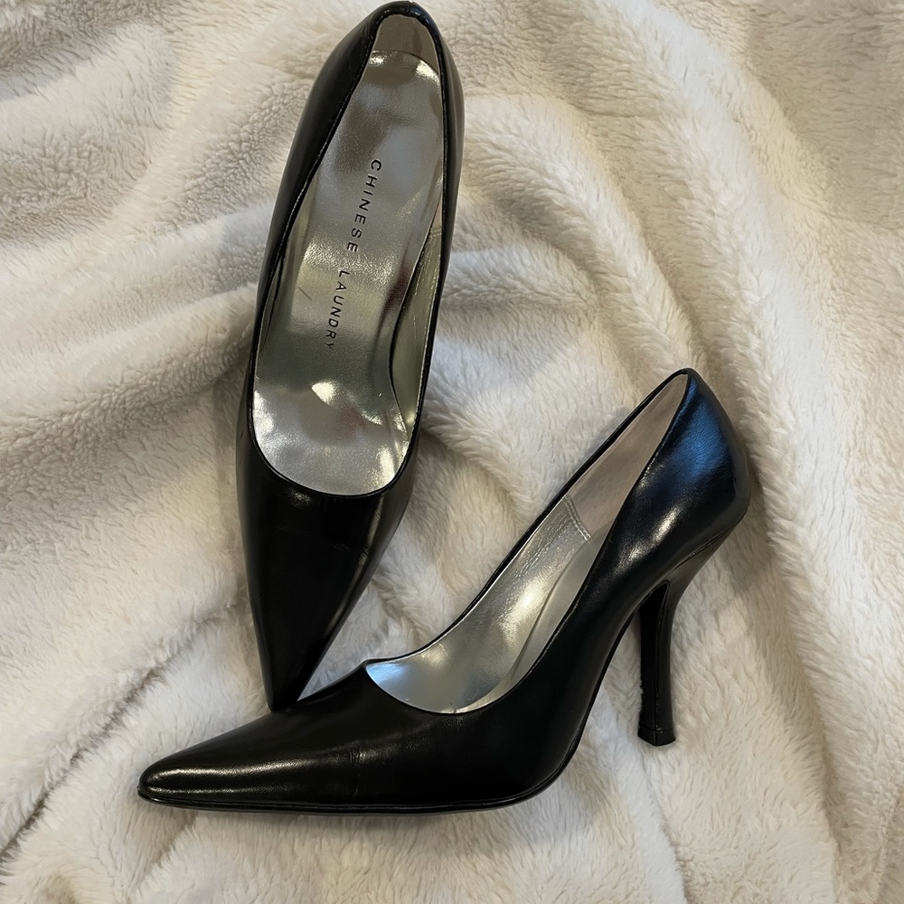 Black Pointed Heels Size 7.5